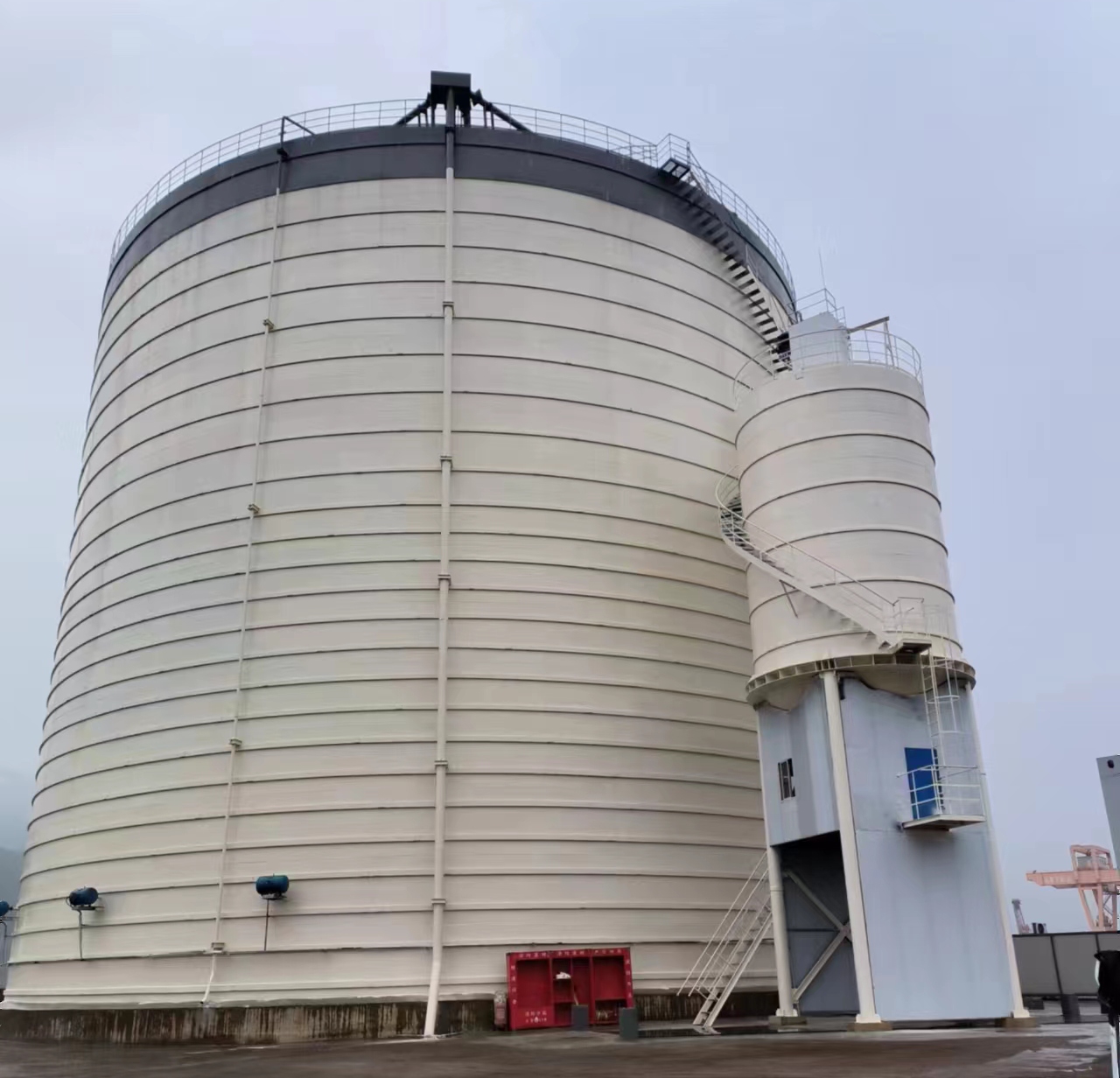 襄阳10万吨水泥钢板库